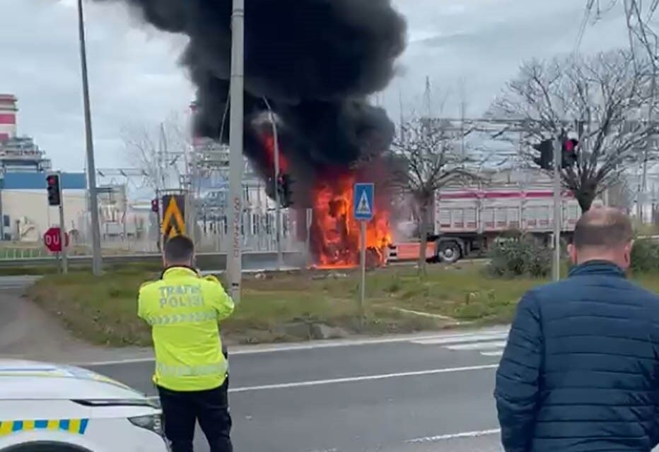 Feci Olay Seyir Halindeki Tırın Kupası Alev Alev Yandı 6