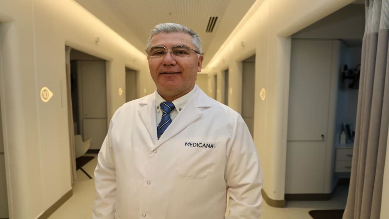 Gastroenteroloji Uzmanı Dr. Bülent Şengül