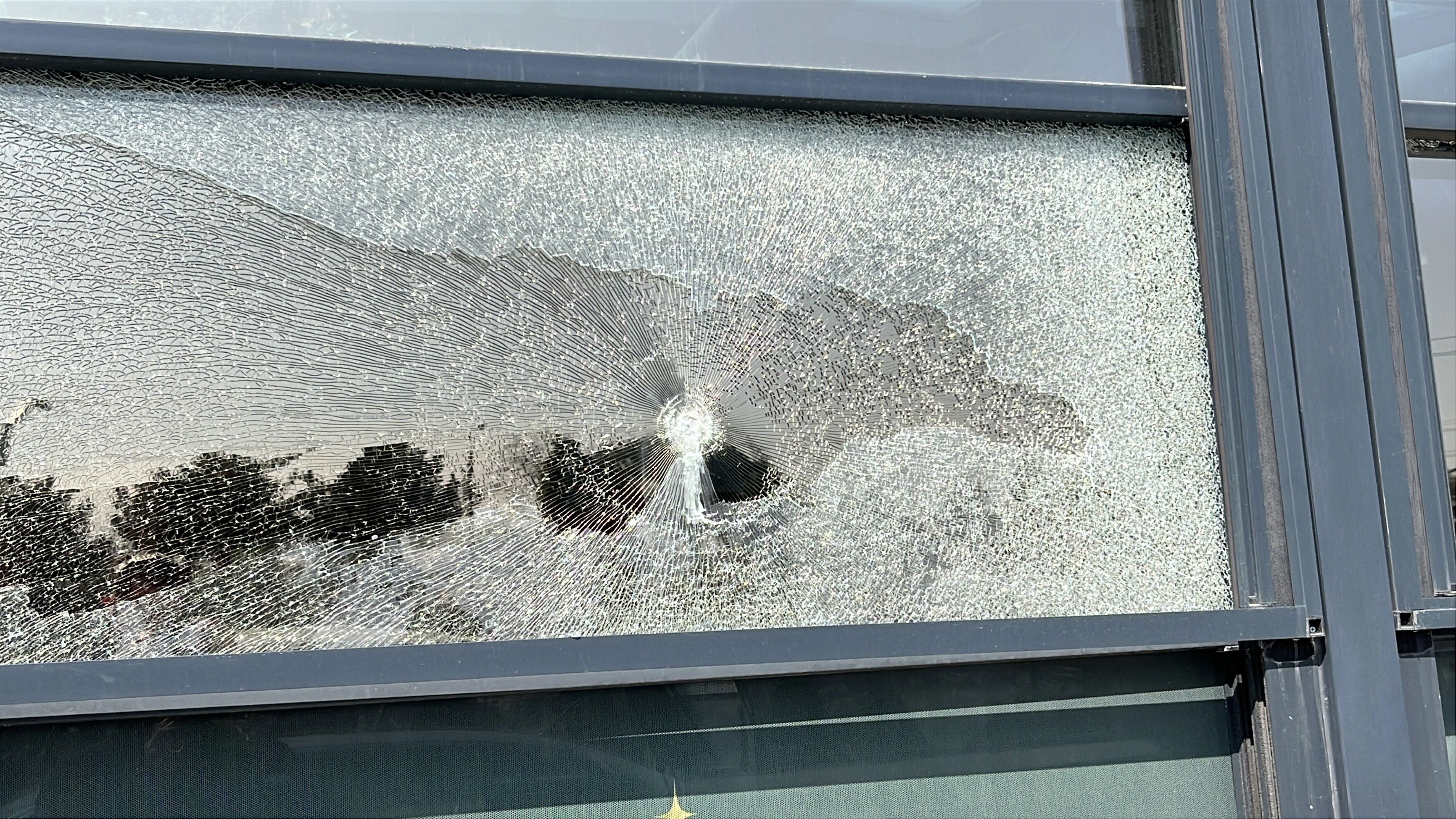 Gece Yarısı Kurşun Yağmuru Kapalı Mekanı Taradılar1