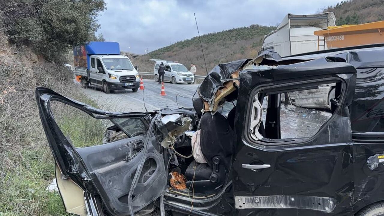 Hafriyat Kamyonu Kaza Ölu Var (4)