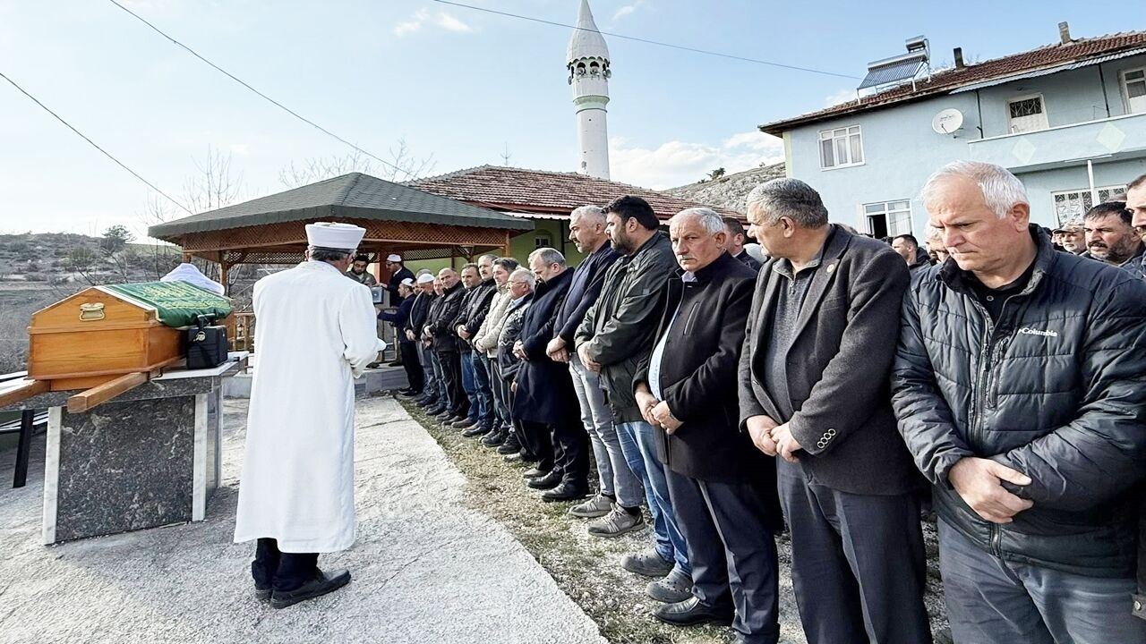 Halil Uluay Cenaze Namazı (1)