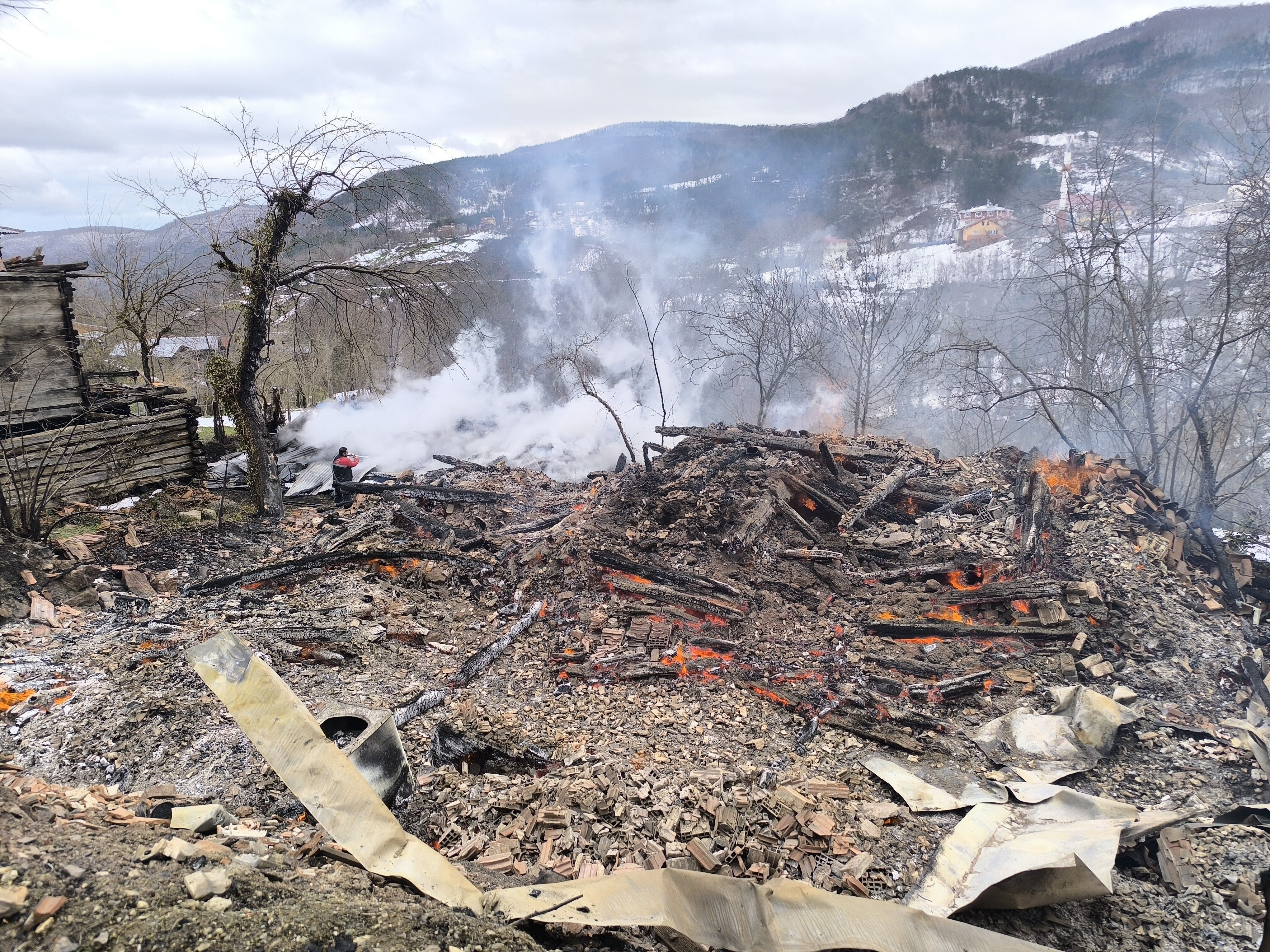 İftar Öncesi Kabus Kastamonu’da 2 Ev Ve Bir Ambar Kül Oldu1