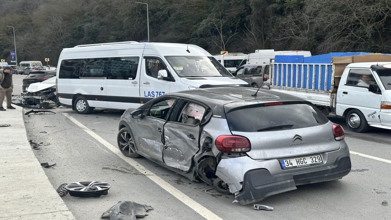 Istanbul Feci Kaza Karşı Şerit (2)