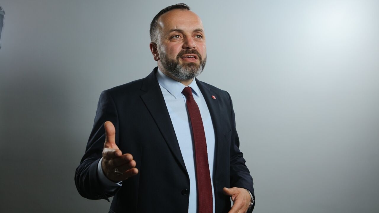 Kadir Yalçın 988
