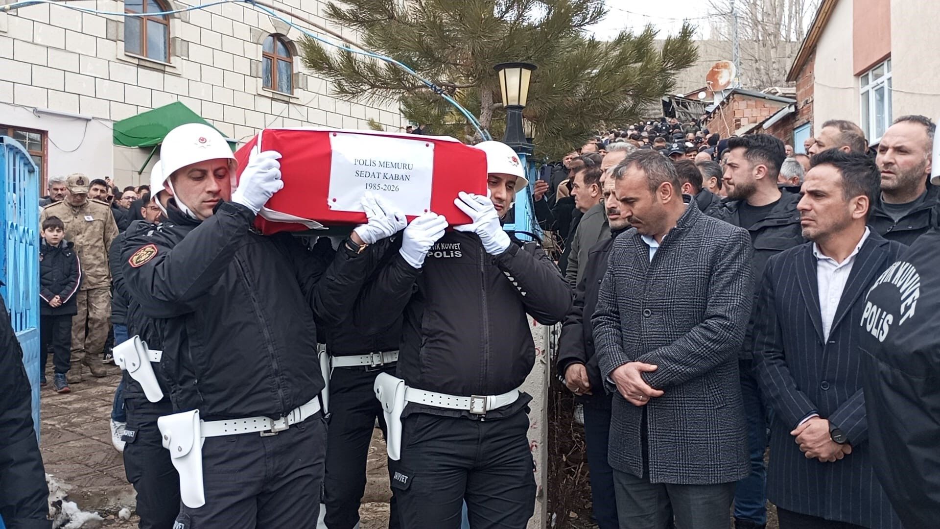 Kalp Krizi Sonucu Vefat Eden Polis Memuru Son Yolculuğuna Uğurlandı 88888888