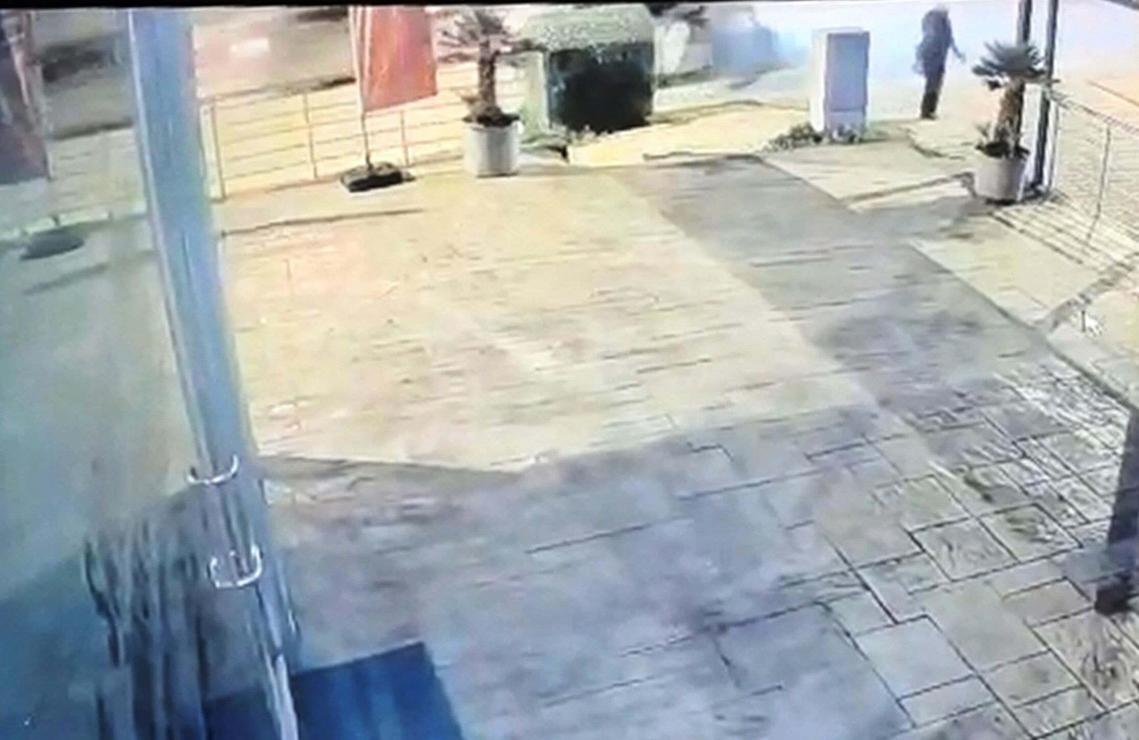 Kamyonetin Çarptığı Adam 16 Metre Savruldu 10 Gündür Komada Yaşam Mücadelesi Veriyor 6