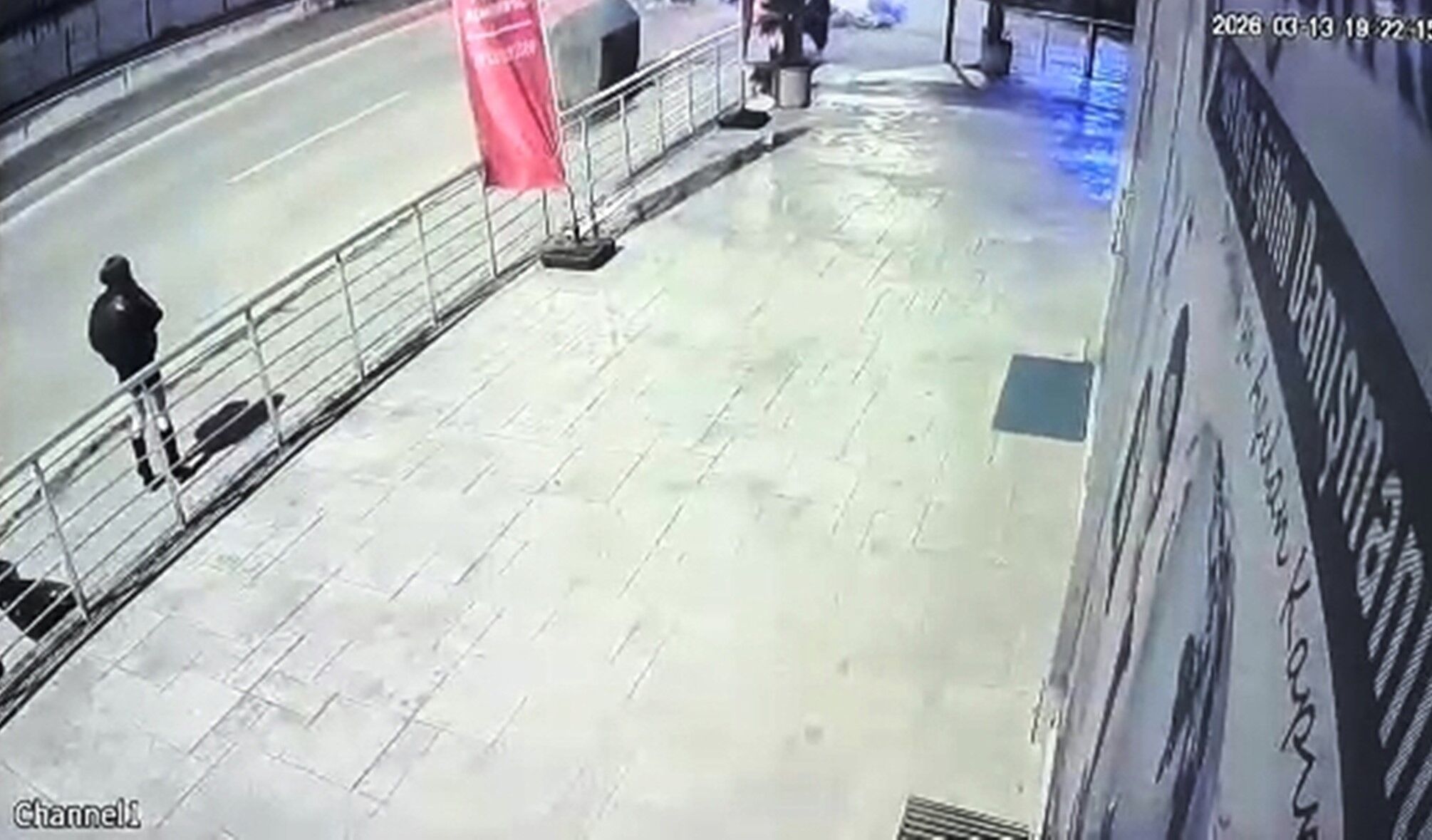 Kamyonetin Çarptığı Adam 16 Metre Savruldu 10 Gündür Komada Yaşam Mücadelesi Veriyor 8