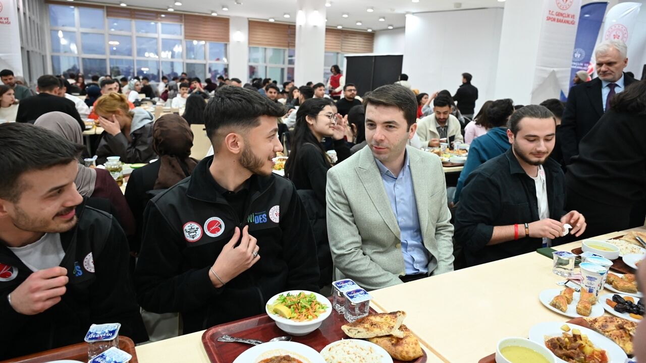 Kastamonu Üniversitesi Eğlenceli Iftar (1)