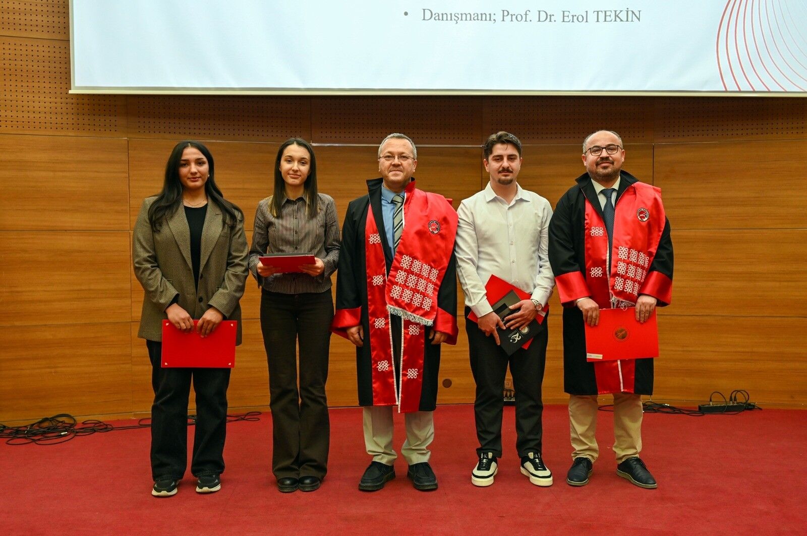 Kastamonu Üniversitesi'nde 89 Akademisyen Cübbe Giydi 95 Akademisyen Ödül Aldı 12