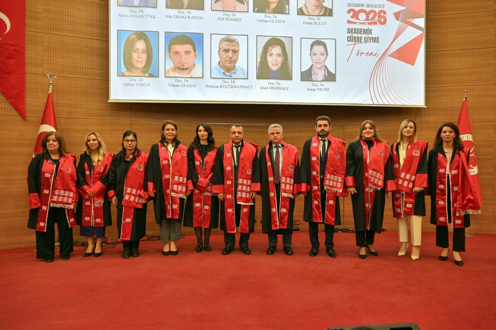 Kastamonu Üniversitesi'nde 89 Akademisyen Cübbe Giydi 95 Akademisyen Ödül Aldı 28