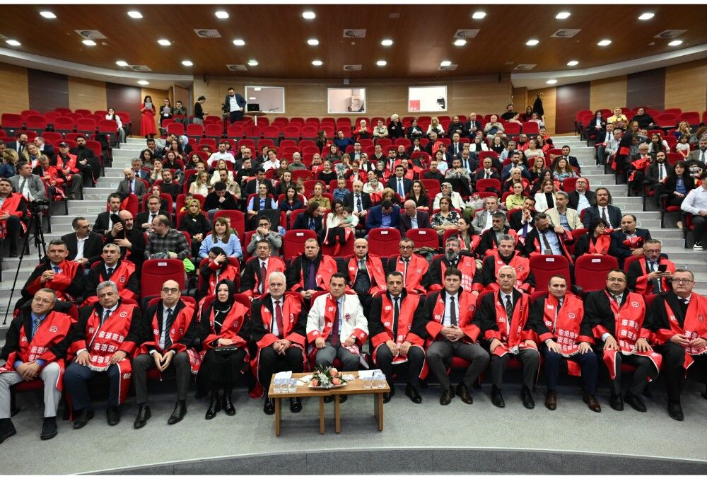 Kastamonu Üniversitesi'nde 89 Akademisyen Cübbe Giydi 95 Akademisyen Ödül Aldı 6