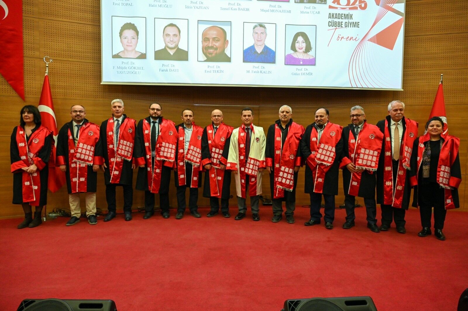 Kastamonu Üniversitesi'nde 89 Akademisyen Cübbe Giydi 95 Akademisyen Ödül Aldı 888888888888888888888888888