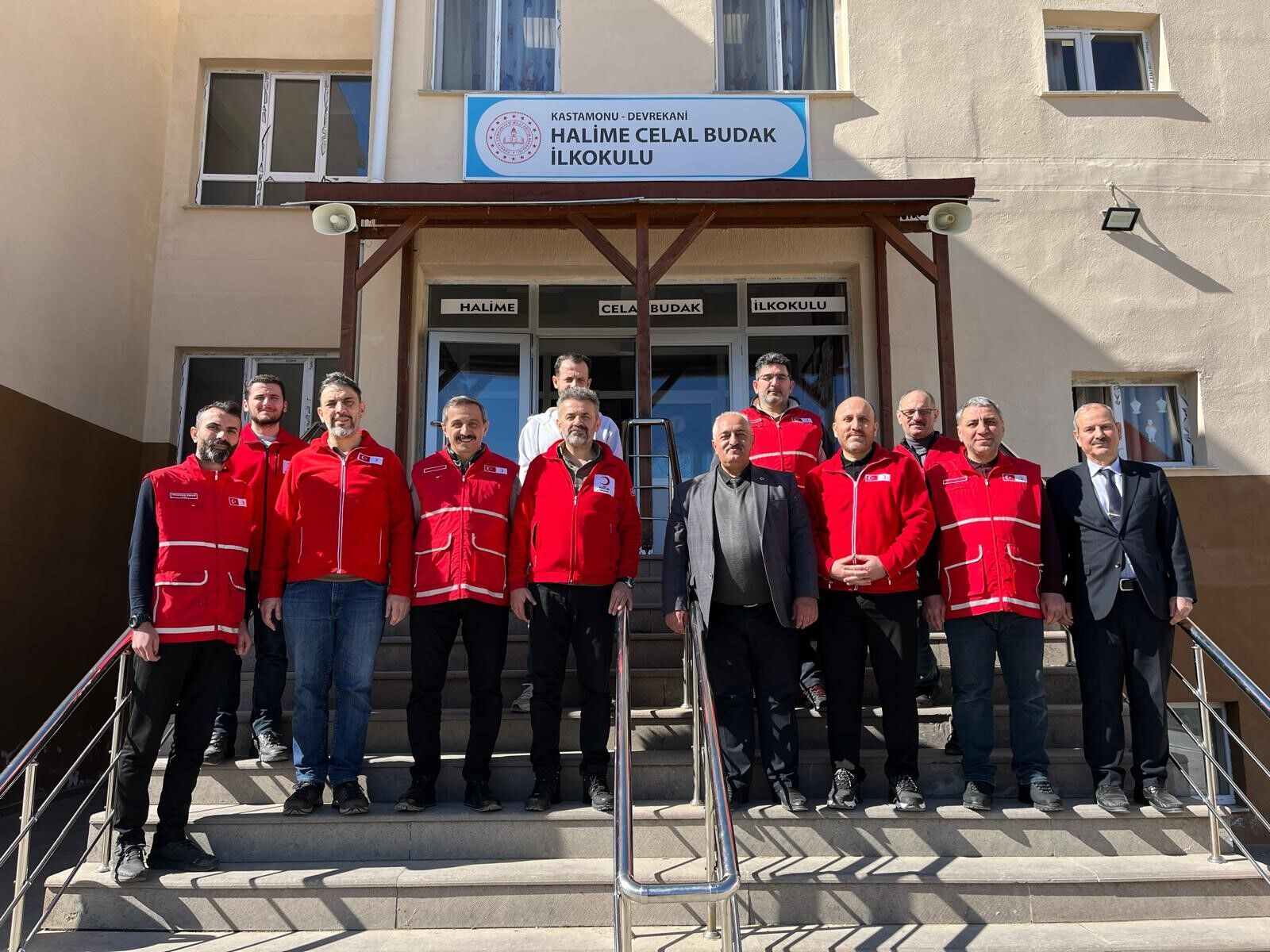 Kastamonu'da 6 Bin 400 Öğrenciye Bayramlık Kıyafet Hediye Edildi 12