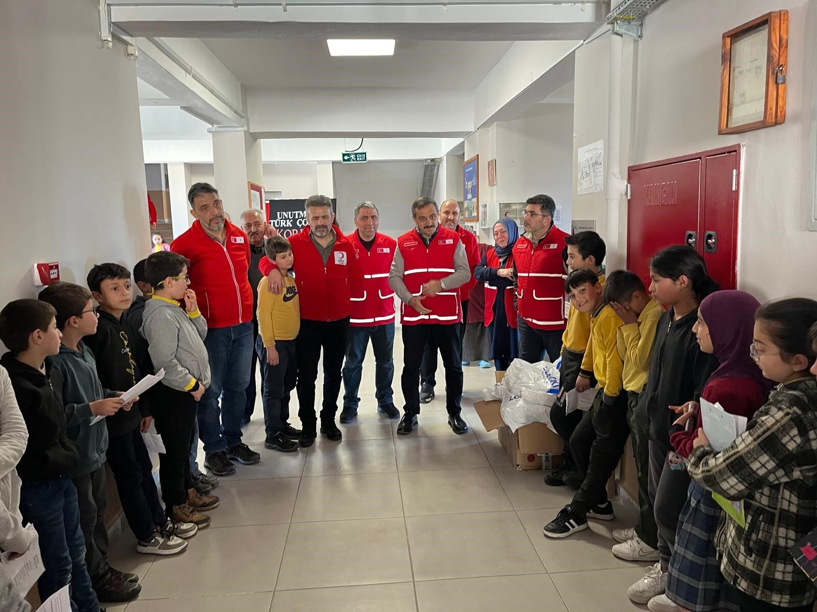 Kastamonu'da 6 Bin 400 Öğrenciye Bayramlık Kıyafet Hediye Edildi 4