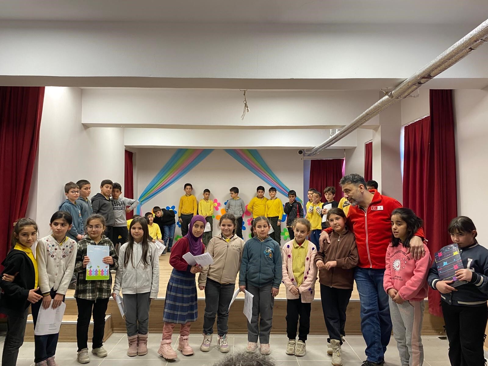 Kastamonu'da 6 Bin 400 Öğrenciye Bayramlık Kıyafet Hediye Edildi 6