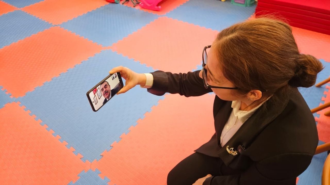 Kastamonu’da Bayram Sevinci Bakan Tekin Öğrenciler Için Harçlık Gönderdi (3)