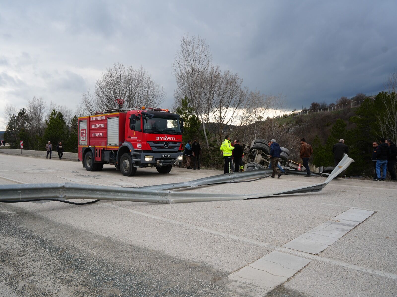 Kastamonu'da Direksiyon Başında Fenalaştı Şarampole Devrildi (Detaylar) 24