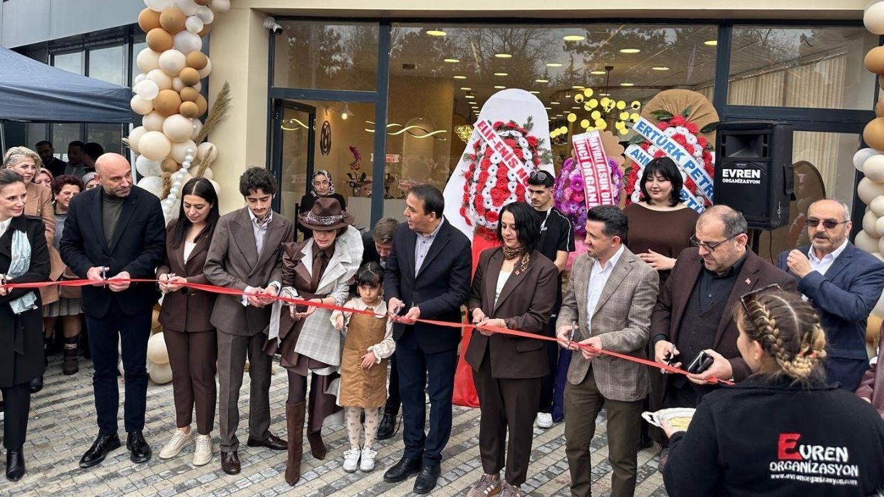 Kastamonu’da Gülay Make Up Hair Studio Kapılarını Açtı (4)