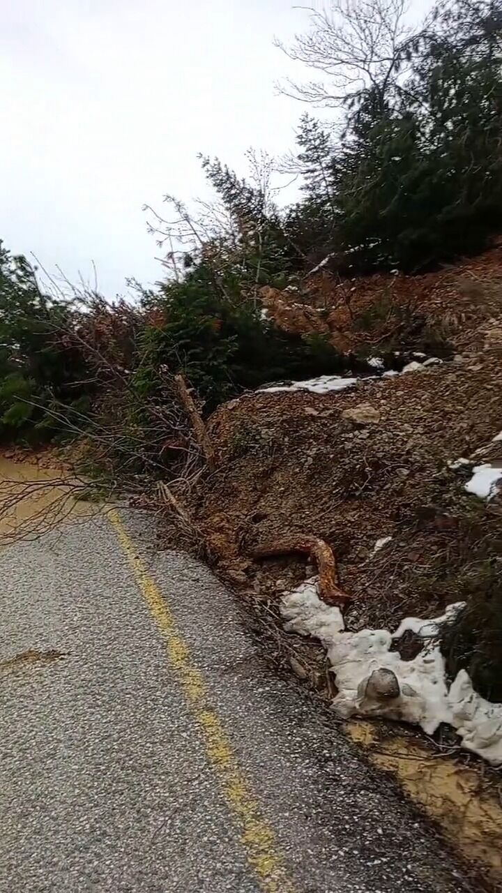Kastamonu'da Heyelan! Toprak Ve Ağaçlar Yolu Kapladı Araçlar Güçlükle Ilerledi! 14