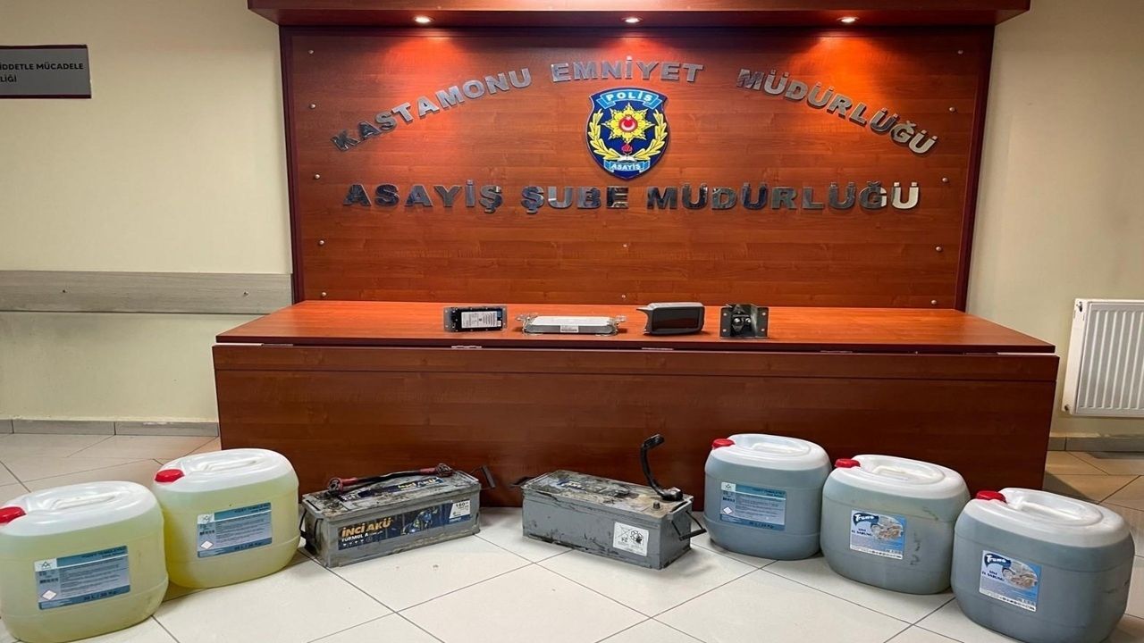 Kastamonu’da Iş Makinesini Soyan 2 Kişi Yakalandı (3)