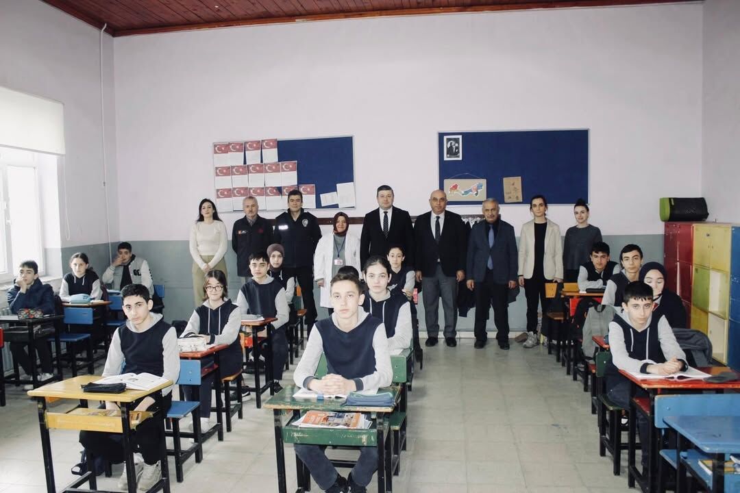 Kastamonu'da Kaymakam Öğrencilerle Bir Araya Geldi 4