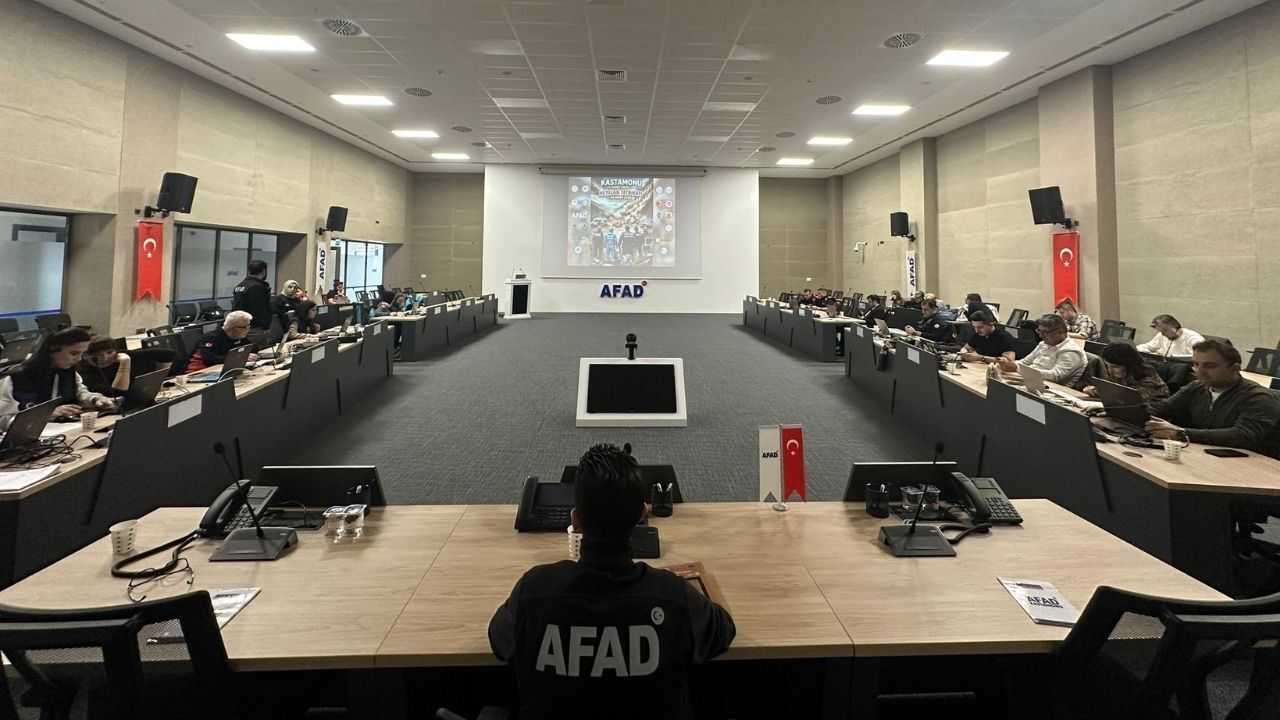 Kastamonu’da Nefes Kesen Tatbikat Heyelan Anı Adım Adım Canlandırıldı (7)