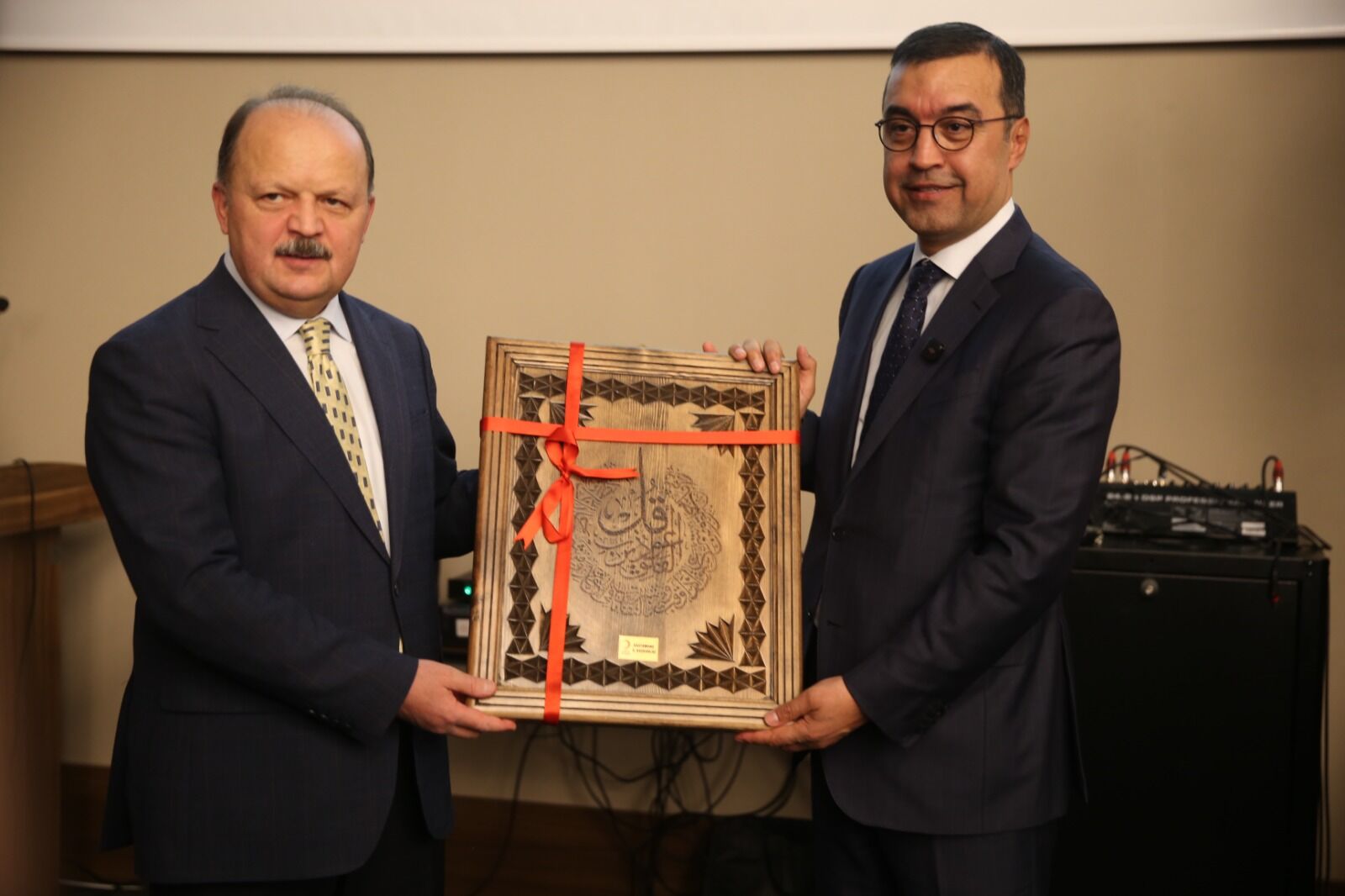 Kastamonu'da Öğrenciler Ve Huzurevi Sakinleri Iftarda Buluştu 8888-3