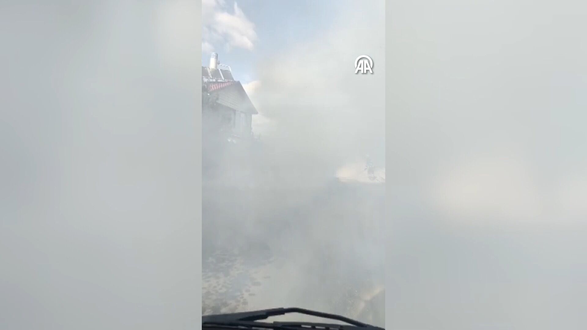 Kastamonu'da Park Halindeki Otomobil Alev Alev Yandı 12