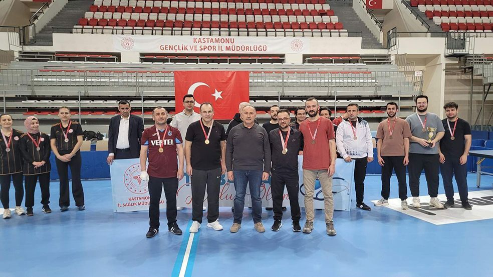 Kastamonu’da Sağlık Çalışanları Masa Tenisi Turnuvasında Buluştu