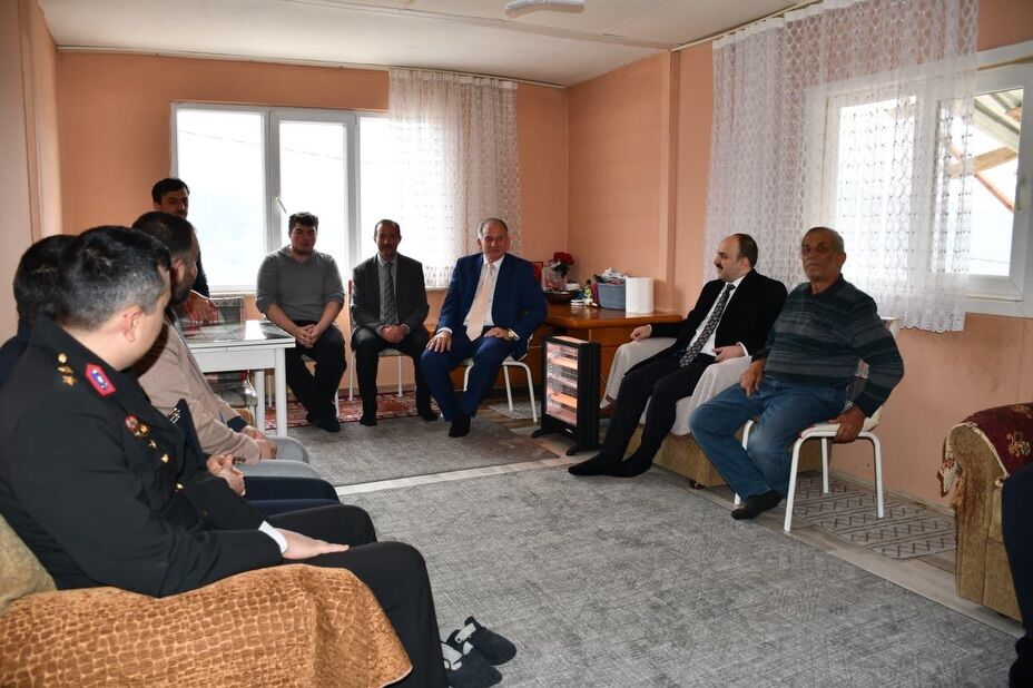 Kastamonu'da Şehit Ailesi Ve Gaziyi Ziyaret Etti 12
