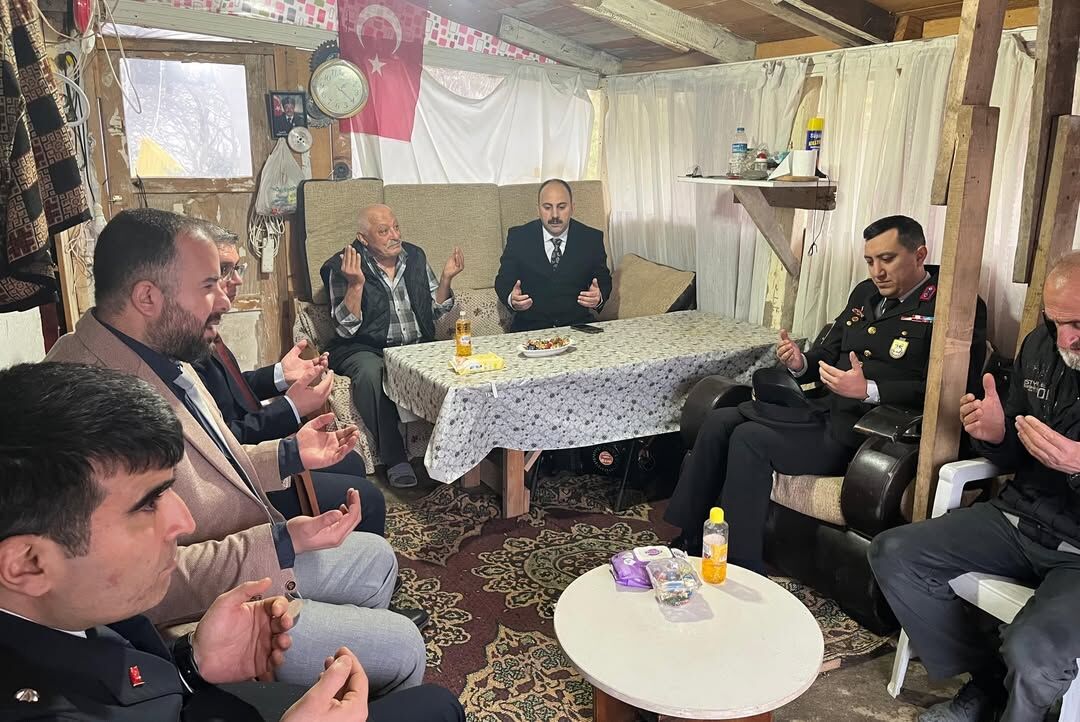 Kastamonu'da Şehit Ailesi Ve Gaziyi Ziyaret Etti 3