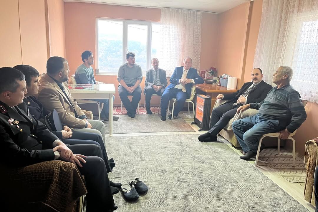 Kastamonu'da Şehit Ailesi Ve Gaziyi Ziyaret Etti 4