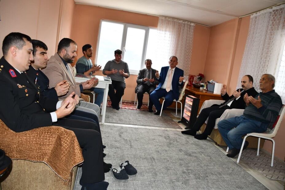 Kastamonu'da Şehit Ailesi Ve Gaziyi Ziyaret Etti 6
