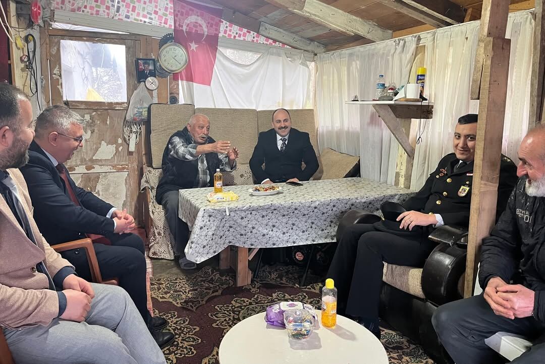 Kastamonu'da Şehit Ailesi Ve Gaziyi Ziyaret Etti 8