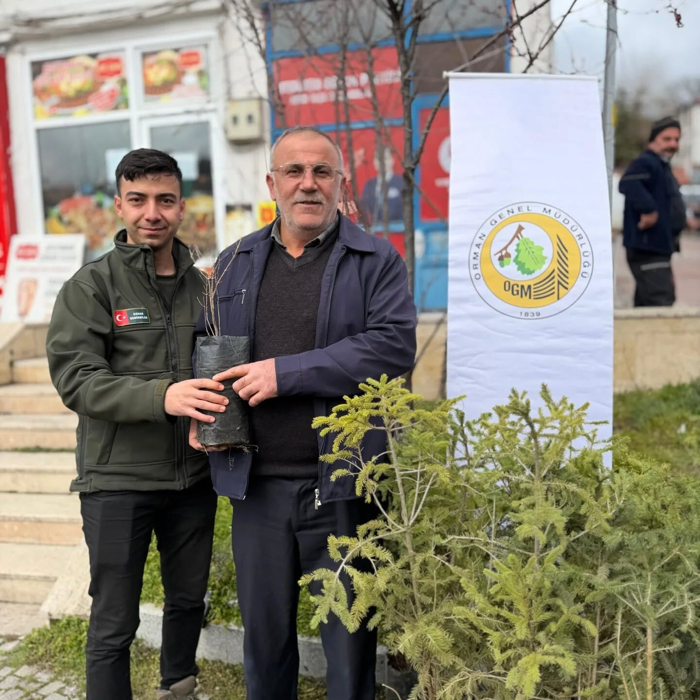 Kastamonu'da Vatandaşlara Binlerce Fidan Dağıtıldı 12
