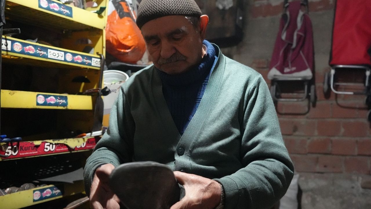 Kastamonu’da Yarım Asrı Aşan Sevgi Her Sabah Dükkana El Ele Gidiyorlar (2)