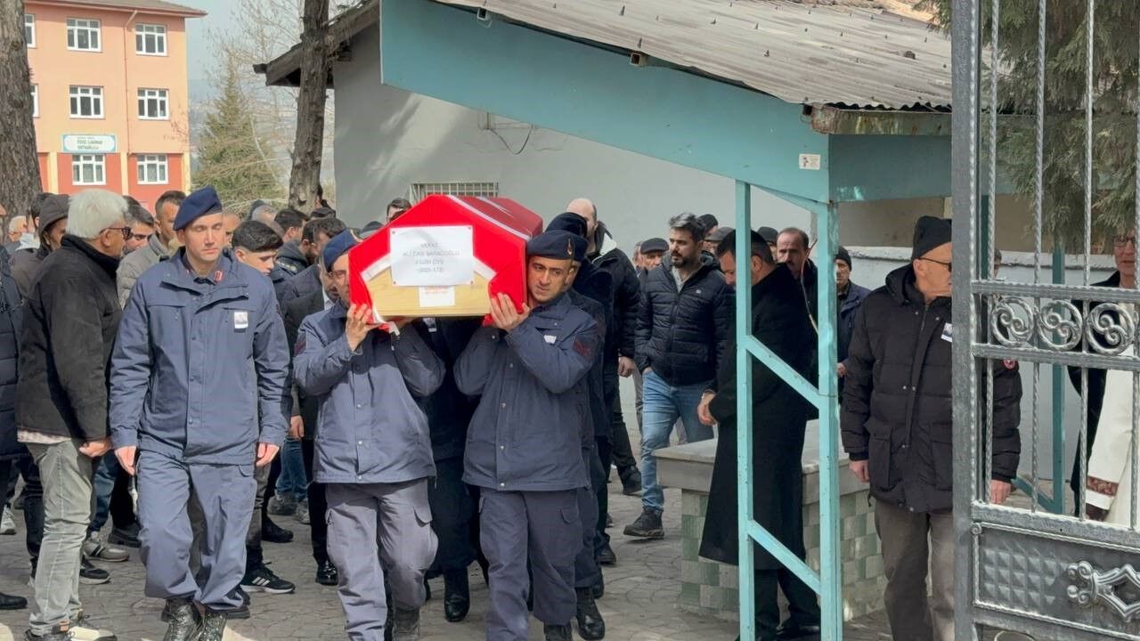 Kastamonulu Askeri Personel Yaşamına Son Vermişti Son Yolculuğuna Uğurlandı! 300