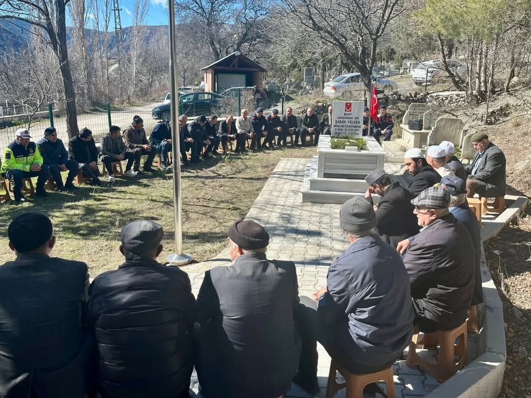 Kastamonu'nun Ilçesinde Şehadetinin Yıl Dönümünde Kabri Başında Anıldı 12