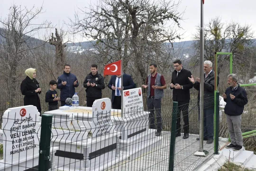 Kastamonu'nun Ilçesinde Şehit Ve Gazilerin Kabirleri Ziyaret Edildi 2
