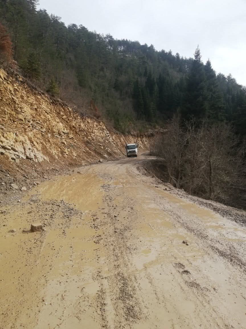 Kastamonu'nun Ilçesinden Tepki Geldi! Köy Yolu Tahrip Oldu Vatandaşlar Çözüm Bekliyor! 88888888