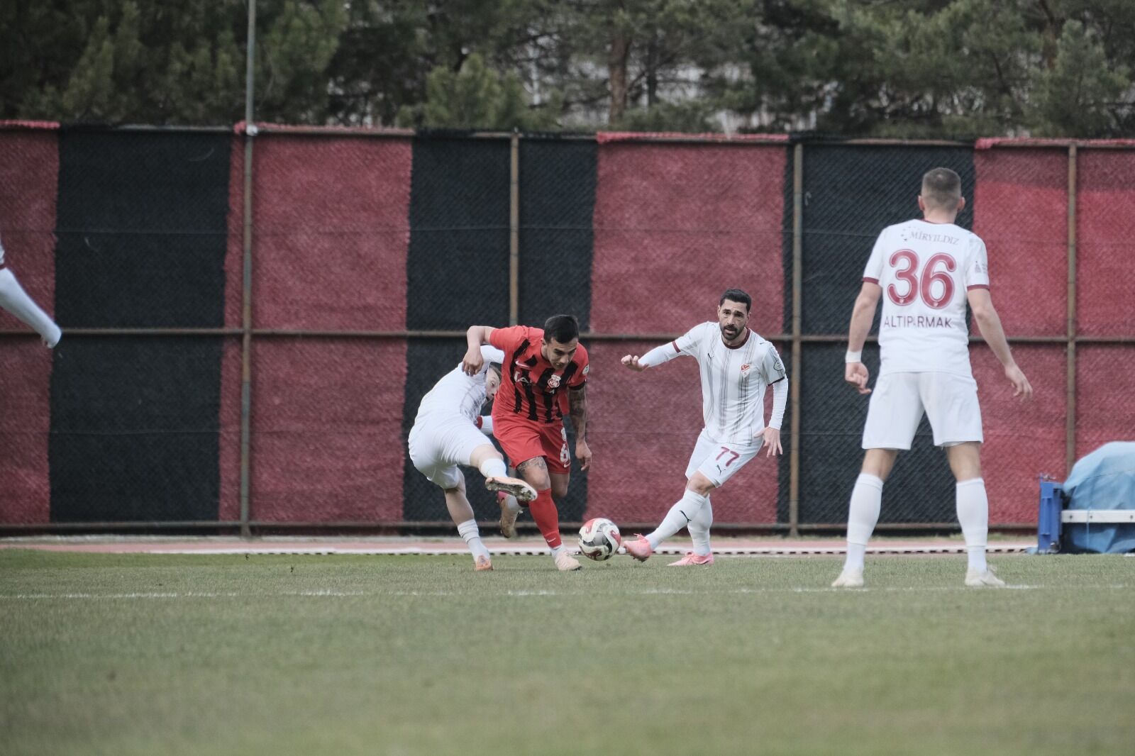 Kastamonuspor Evinde Berabere Kaldı 8