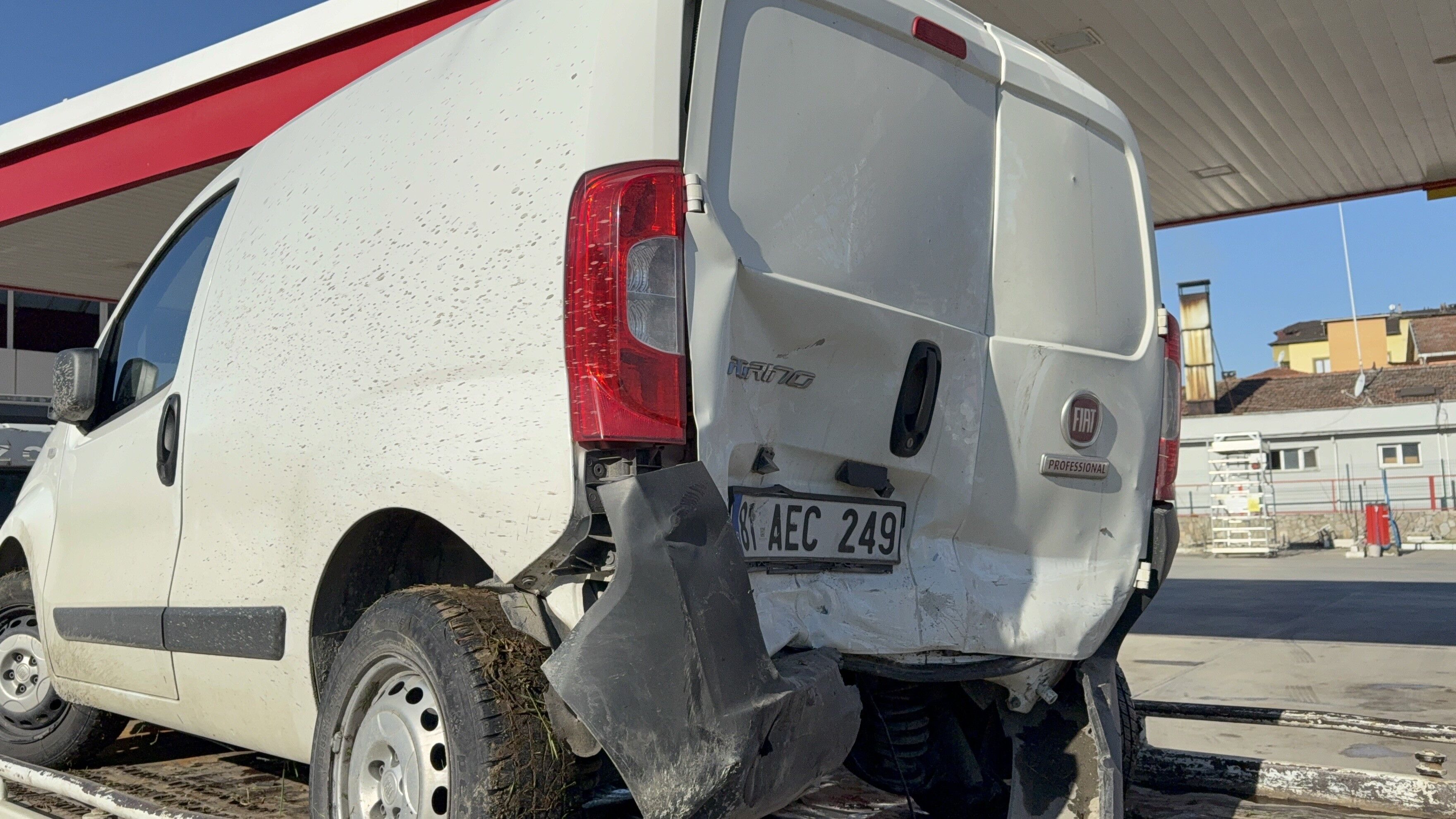 Kavşakta Zincirleme Kaza 4 Kişi Yaralandı2