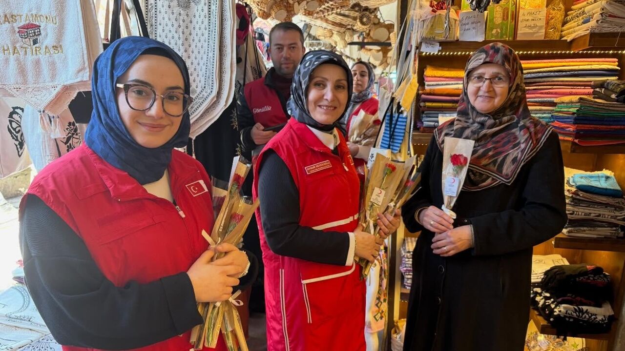 Kızılay Kadın Kolları 8 Mart Dünya Kadın (2)