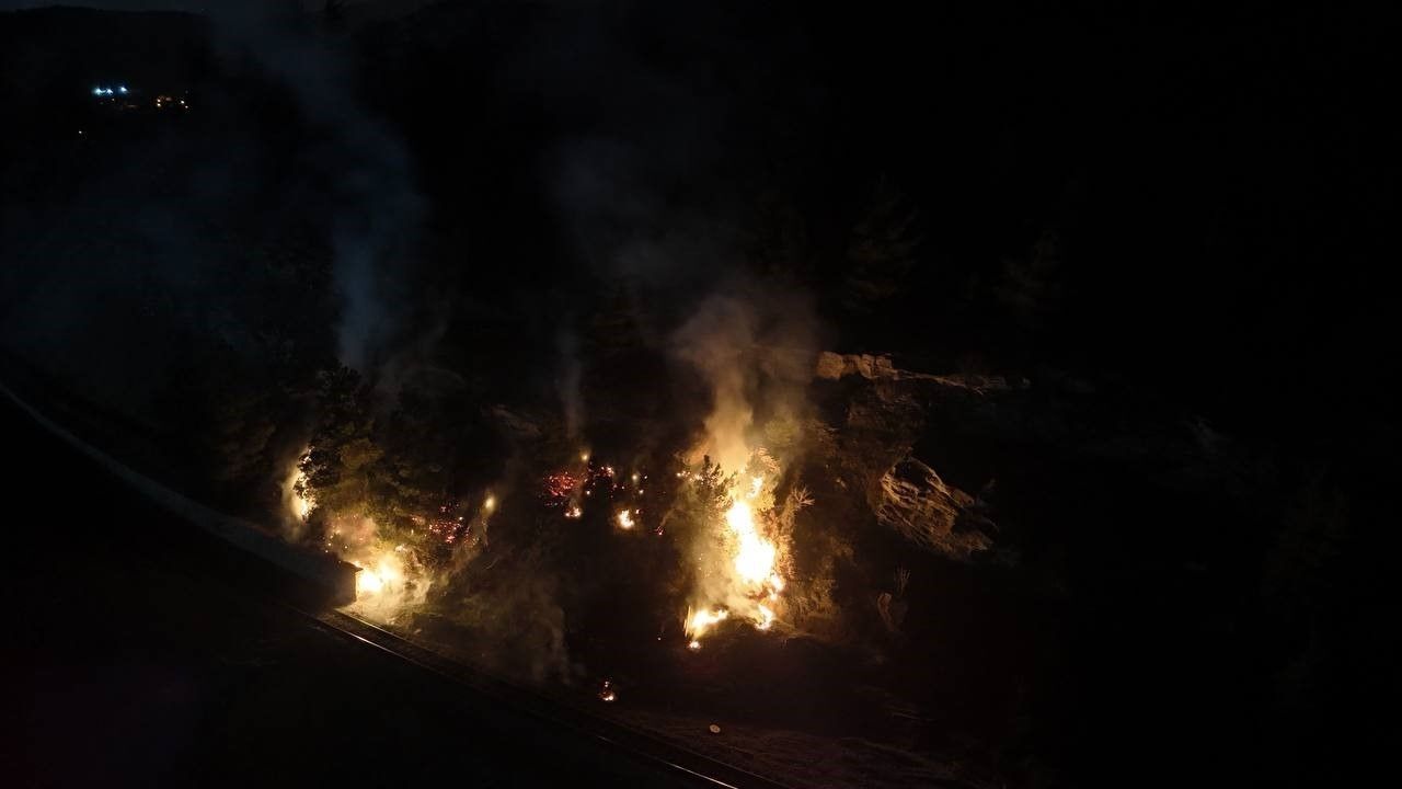 Komşuda Korkutan Saatler Ormanlık Alanda Alevler Yükseldi (1)