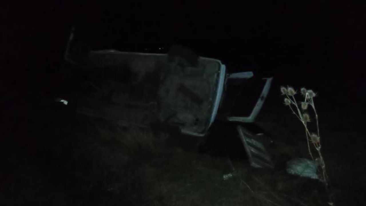 Kontrolden Çıkan Minibüs Devrildi Bir Kişi Yaralı (2)