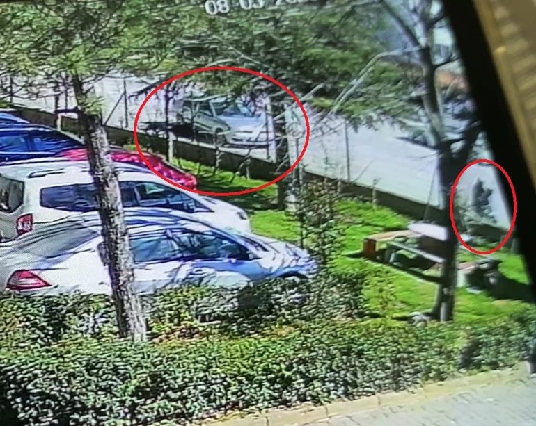 Kontrolden Çıkan Otomobil Kaldırıma Çıktı 11 Yaşındaki Çocuk Öldü2