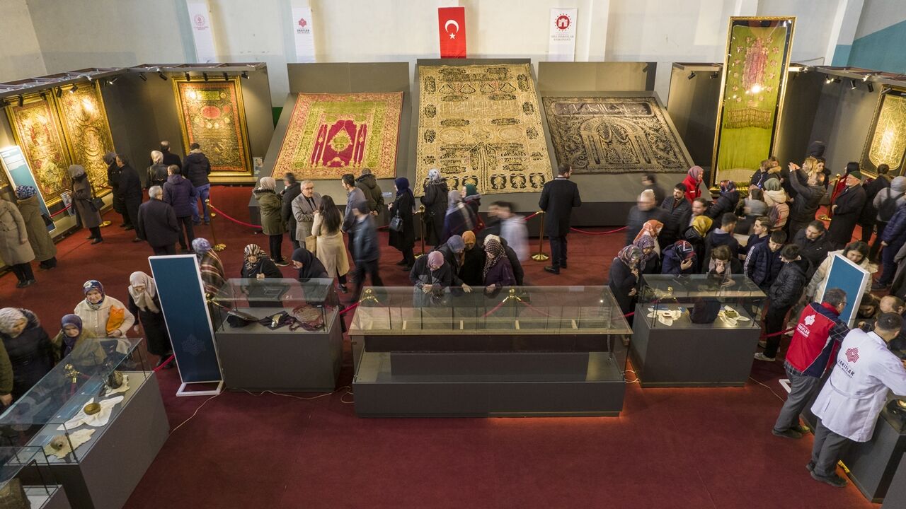 Kutsal Emanetler 100 Bin Kişi (5)