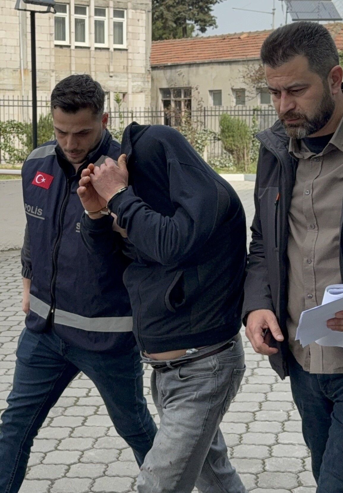 Miras Tartışması Silahlı Kavgaya Dönüştü Eniştesine Ateş Açan Şüpheli Gözaltına Alındı 44