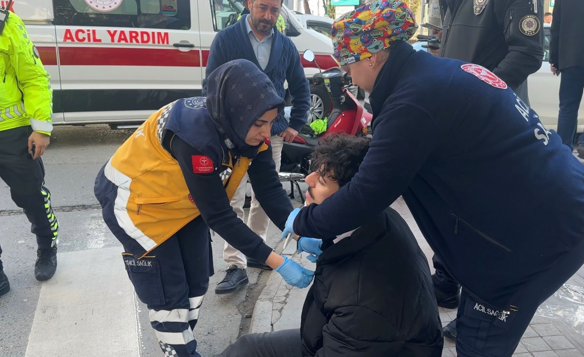 Motosiklet Kazası Sürücü Yaralandı 16