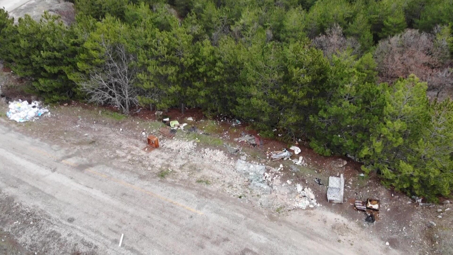 Ormanlık Alan Çöplüğe Döndü Tepkiler Büyüyor2